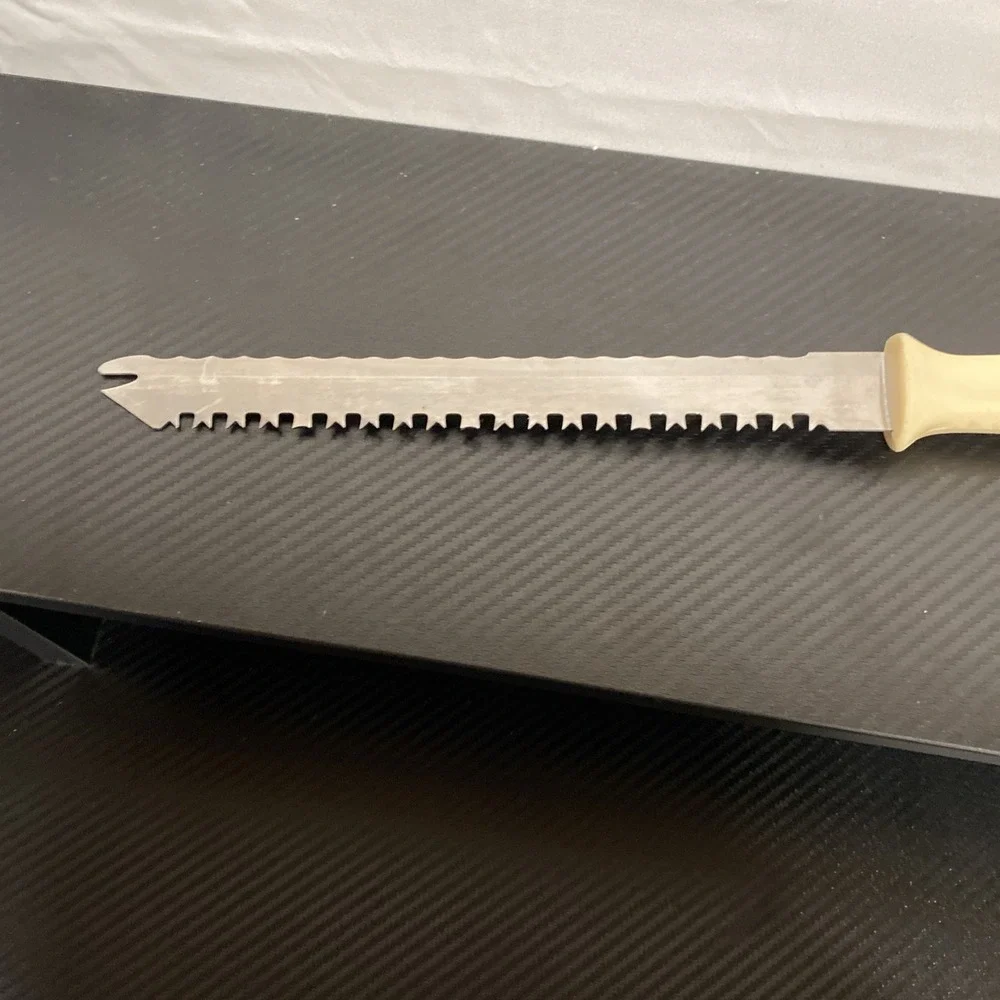 VINTAGE QUIKUT INC. CARVE & SERVE FORK TIP KNIFE. In‎ Paper Sleeve.
